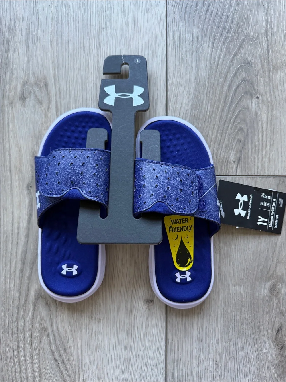Under Armour Slides Ignite Pro NWT Girls 1Y Blue Water Friendly Beach Travel